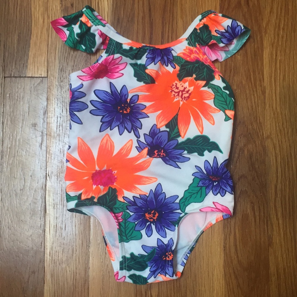 EUC Old Navy baby girl bathing suit 6-12 months